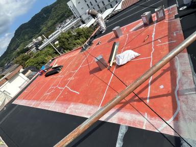 防府市T様邸にて陸屋根の防水改修工事をしています